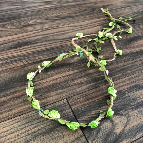 🌸💚Boho Flower Crown/ Headband - Picture 2 of 5